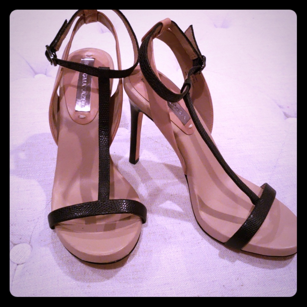 New BCBGMaxazria - Danya - T strap heels